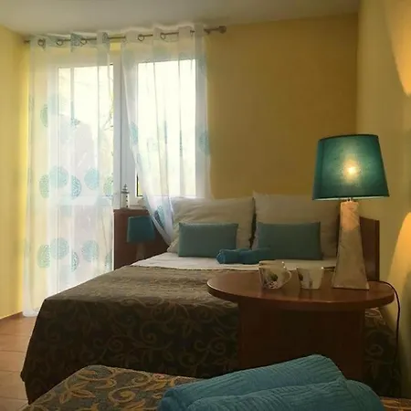 B&B Nad Jeziorem 미엘노