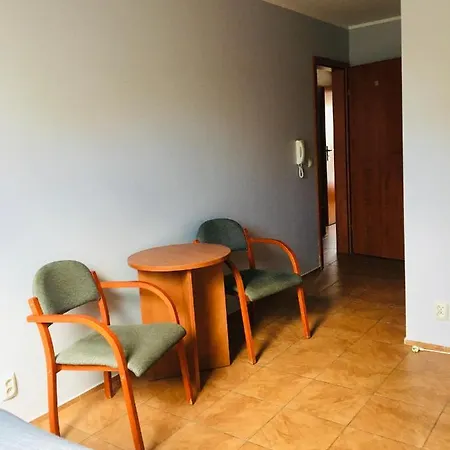 Nad Jeziorem B&B 미엘노