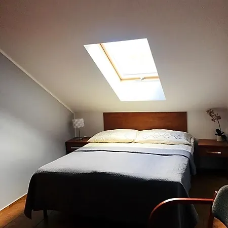 Nad Jeziorem 4*