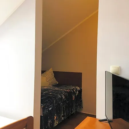 Nad Jeziorem 4*