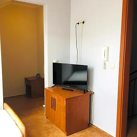 Nad Jeziorem Bed and Breakfast 4*