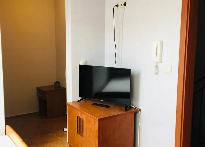 Nad Jeziorem Bed & Breakfast